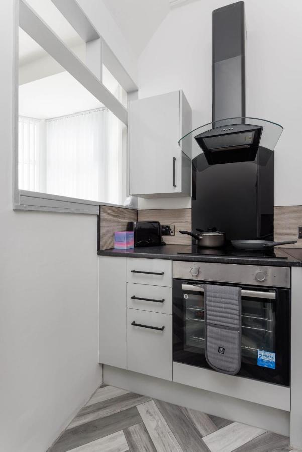 Newly Renovated Apartments In Liverpool - Extended Stay Bagian luar foto