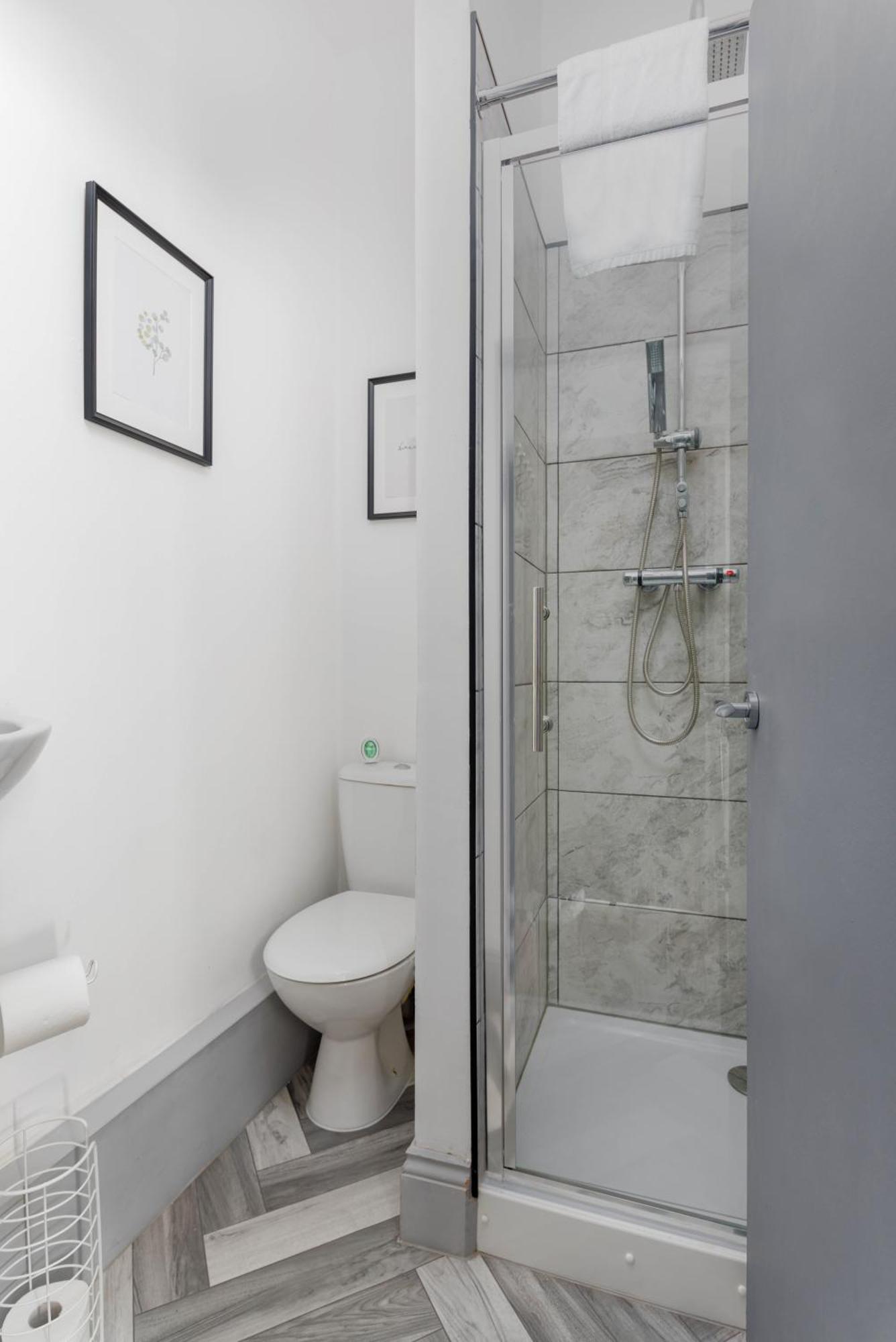 Newly Renovated Apartments In Liverpool - Extended Stay Bagian luar foto